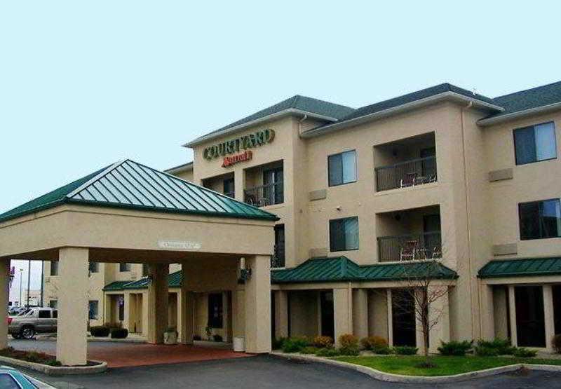 Courtyard By Marriott Dayton North Hotel Exterior photo